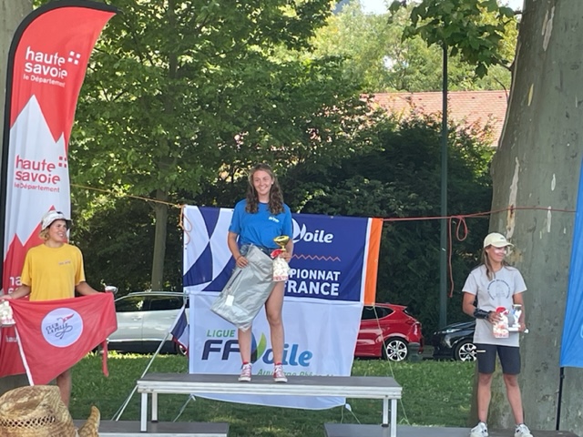 Podium Théa Lubac