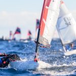 Lire la suite à propos de l’article Des minimes d’Occitanie à Cherbourg : une première aventure nationale en Open Skiff